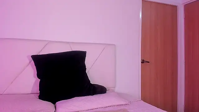 Snapshot of julz_03 chatting on October 18, 2025, 7:38 pm julz 03 online show from October 18, 2025, 7:38 pm