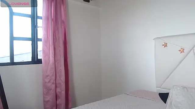 julz 03 online show from November 11, 2025, 12:00 pm