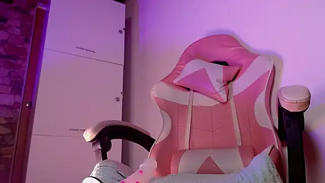 Snapshot of julz_03 chatting on March 20, 2026, 8:48 am julz 03 online show from March 20, 2026, 8:48 am