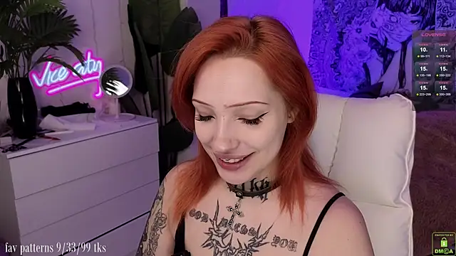 violetviolator online show from November 28, 2025, 4:01 am