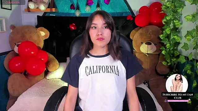 Snapshot of _Sophie__miller chatting on February 19, 2025, 8:10 pm Sophie miller online show from February 19, 2025, 8:10 pm