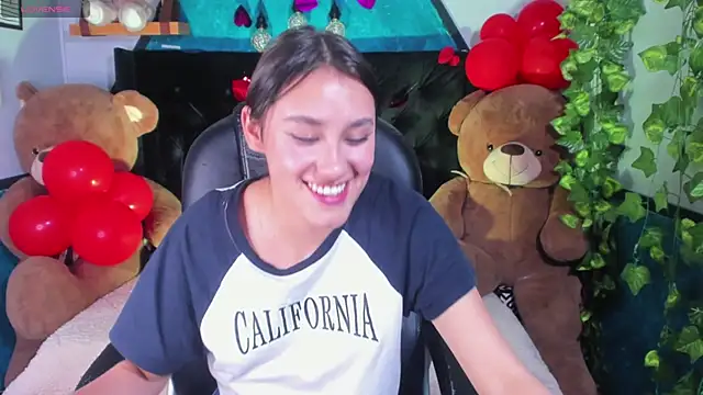 Snapshot of _Sophie__miller chatting on February 19, 2025, 11:14 pm Sophie miller online show from February 19, 2025, 11:14 pm