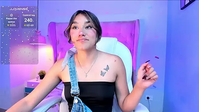  Sophie  miller online show from January 5, 2026, 7:50 pm