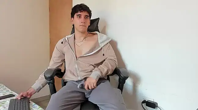 Snapshot of leo030809 chatting on March 19, 2025, 5:50 pm leo030809 online show from March 19, 2025, 5:50 pm