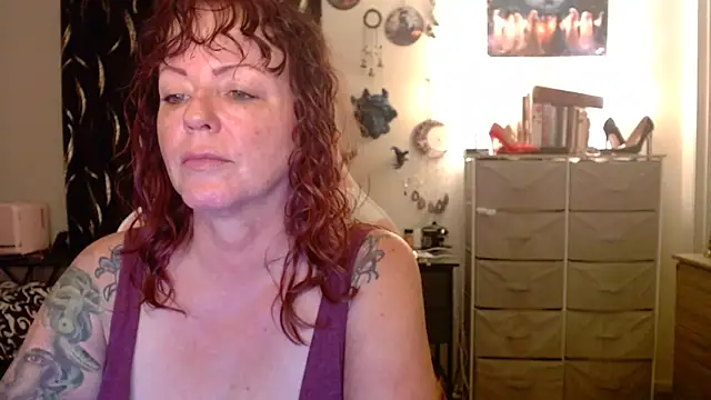 Snapshot of Nikkimastersgirl1091 chatting on April 1, 2026, 1:30 am Nikkimastersgirl1091 online show from April 1, 2026, 1:30 am