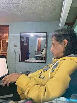 Effyvice13 online show from September 23, 2025, 3:24 am