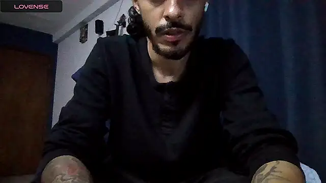 Snapshot of Donstark6669 chatting on October 16, 2025, 8:33 am Donstark6669 online show from October 16, 2025, 8:33 am