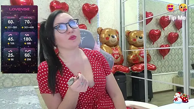 -DIVORA- online show from February 11, 2026, 8:52 pm