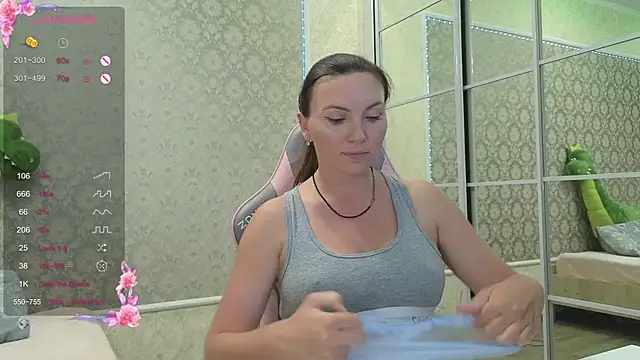 Snapshot of -DIVORA- chatting on October 8, 2025, 3:02 pm -DIVORA- online show from October 8, 2025, 3:02 pm