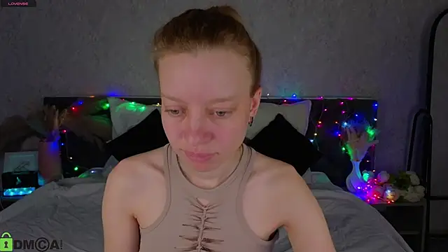 Michelle Blond online show from May 13, 2026, 1:12 am