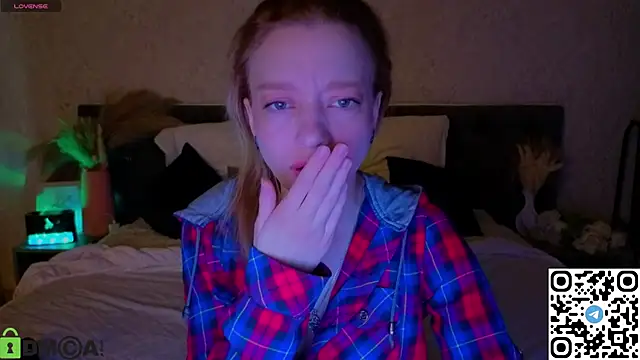 Michelle Blond online show from April 27, 2026, 1:03 am
