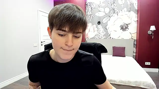 EmiliaYours online show from March 2, 2026, 3:08 pm