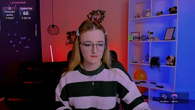 luna berryy online show from April 12, 2026, 7:28 pm