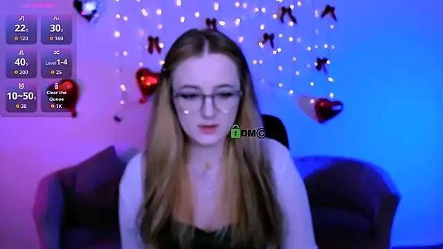 luna berryy online show from March 20, 2026, 8:43 pm