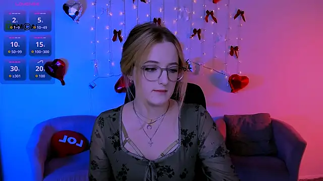 Snapshot of luna_berryy chatting on April 15, 2026, 7:18 pm luna berryy online show from April 15, 2026, 7:18 pm