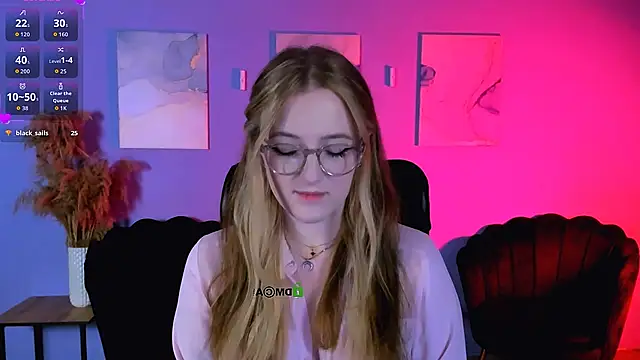 luna berryy online show from March 7, 2026, 8:25 pm