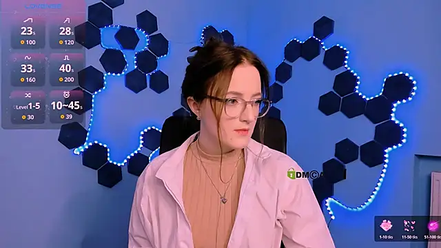 luna berryy online show from December 17, 2025, 9:09 pm