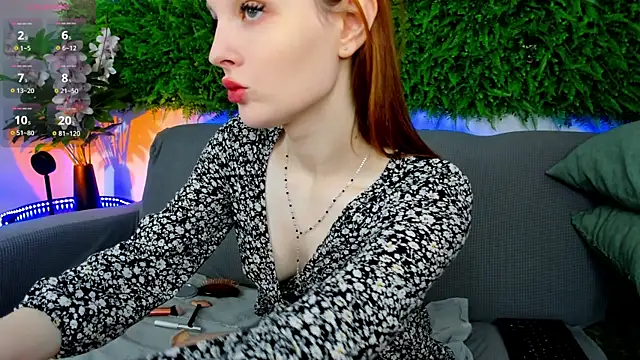 Snapshot of AprilAvery chatting on November 29, 2025, 4:18 pm AprilAvery online show from November 29, 2025, 4:18 pm