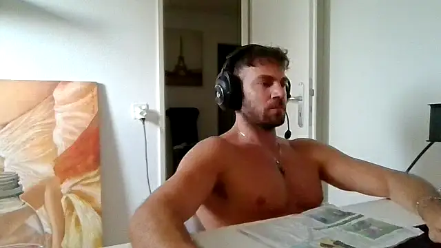 Snapshot of alpha-hunk chatting on July 18, 2026, 4:59 pm alpha-hunk online show from July 18, 2026, 4:59 pm