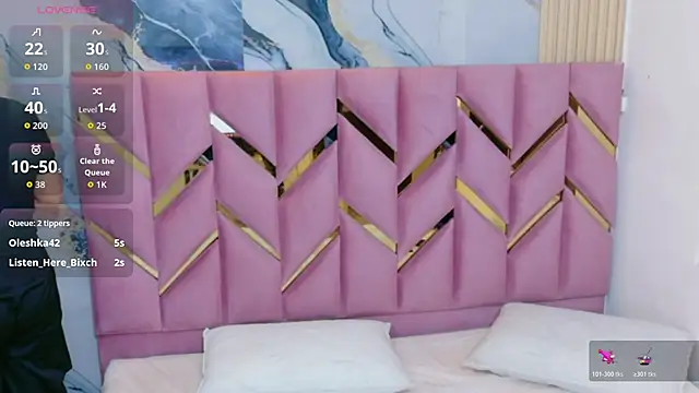 collegepawglovedaddy online show from April 1, 2026, 8:04 am