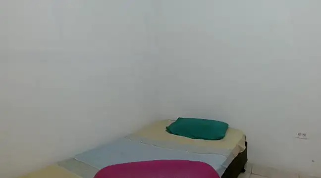 Snapshot of estefania224 chatting on March 11, 2025, 5:13 am estefania224 online show from March 11, 2025, 5:13 am