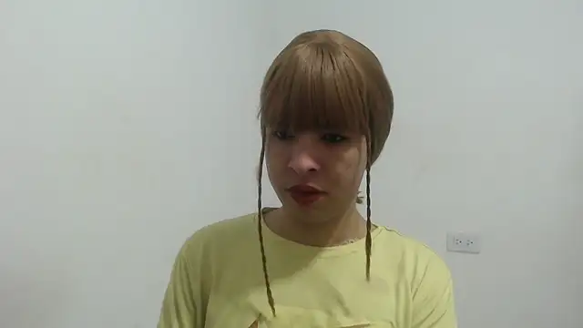 estefania224 online show from May 27, 2026, 12:09 am