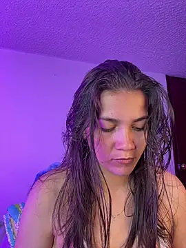 aurora divine online show from April 4, 2026, 6:58 pm