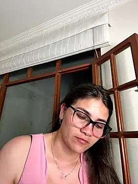 aurora divine online show from October 27, 2025, 11:05 pm