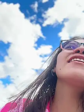 aurora divine online show from May 22, 2026, 6:06 pm
