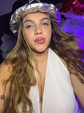 Snapshot of vivicolibri chatting on October 27, 2025, 3:46 pm vivicolibri online show from October 27, 2025, 3:46 pm