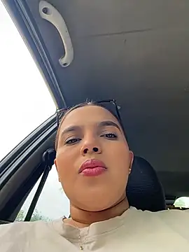 Snapshot of vivicolibri chatting on November 28, 2025, 7:47 pm vivicolibri online show from November 28, 2025, 7:47 pm