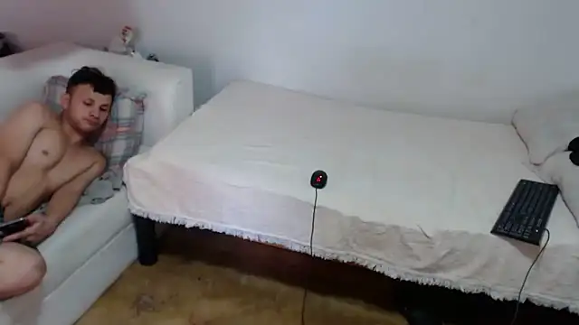 Snapshot of dani07- chatting on March 15, 2025, 7:38 pm dani07- online show from March 15, 2025, 7:38 pm