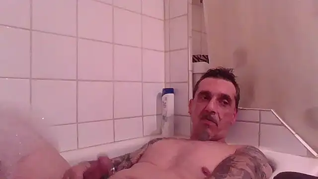 Snapshot of CandiedPompano chatting on June 22, 2026, 10:51 pm CandiedPompano online show from June 22, 2026, 10:51 pm