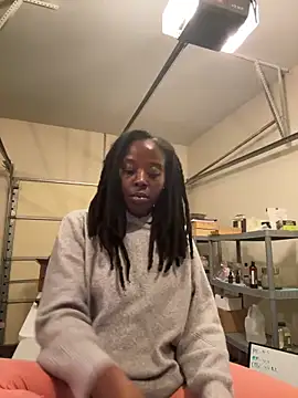 choclatepeaach online show from November 10, 2025, 10:37 pm