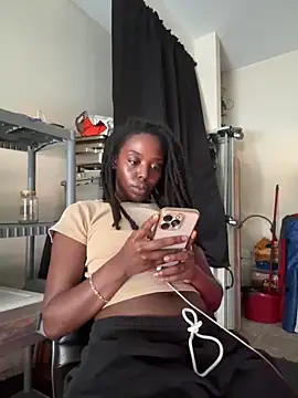 choclatepeaach online show from November 7, 2025, 3:38 pm