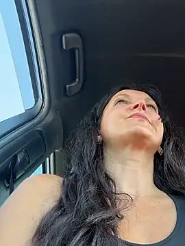 Snapshot of -OLYA- chatting on October 17, 2025, 10:18 am -OLYA- online show from October 17, 2025, 10:18 am