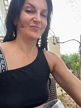 Snapshot of -OLYA- chatting on October 14, 2025, 9:43 am -OLYA- online show from October 14, 2025, 9:43 am