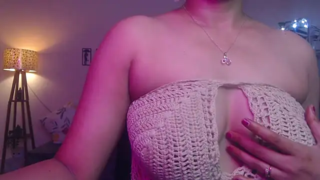 Zonayesha online show from October 28, 2025, 8:02 am