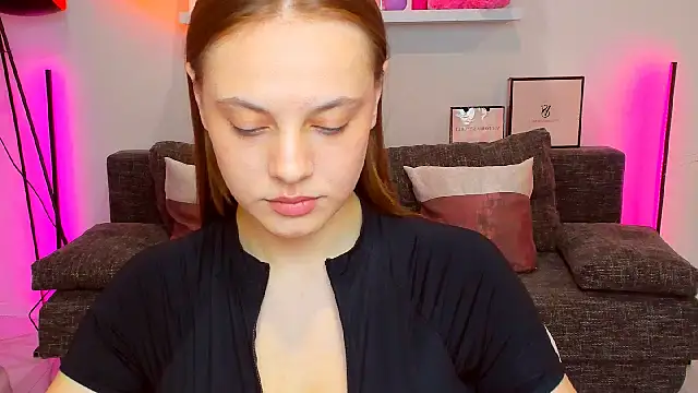 Snapshot of rora_skyline chatting on October 28, 2025, 7:02 pm rora skyline online show from October 28, 2025, 7:02 pm