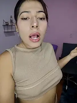 Snapshot of Caro_kitty- chatting on September 11, 2025, 11:54 am Caro kitty- online show from September 11, 2025, 11:54 am