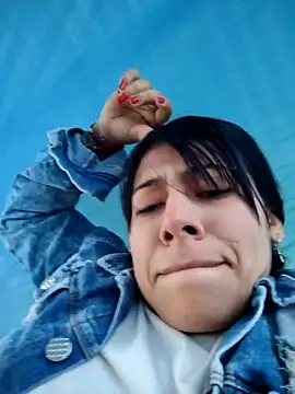 Snapshot of Caro_kitty- chatting on November 21, 2025, 1:21 pm Caro kitty- online show from November 21, 2025, 1:21 pm