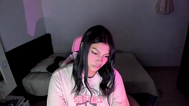 jennifer oliveira online show from December 21, 2025, 3:08 am