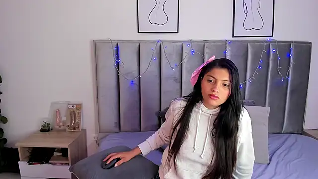 Snapshot of Emmy-Turnner chatting on January 29, 2025, 12:13 pm Emmy-Turnner online show from January 29, 2025, 12:13 pm