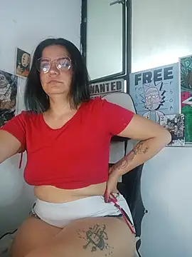 Snapshot of gigiqueen_18 chatting on May 13, 2026, 3:30 pm gigiqueen 18 online show from May 13, 2026, 3:30 pm
