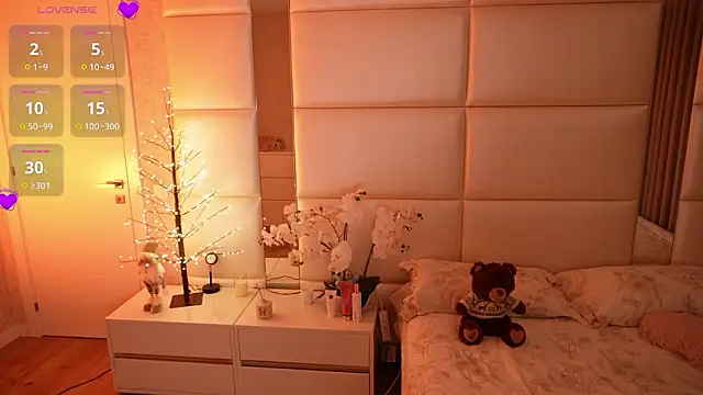 Snapshot of Lilly_Colins chatting on February 7, 2026, 7:44 pm Lilly Colins online show from February 7, 2026, 7:44 pm