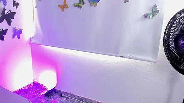 Snapshot of Vanessaa_sexygirl chatting on December 9, 2024, 6:35 pm Vanessaa sexygirl online show from December 9, 2024, 6:35 pm