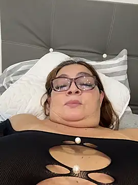 Snapshot of AntonellaAlondra4 chatting on March 27, 2026, 2:07 pm AntonellaAlondra4 online show from March 27, 2026, 2:07 pm