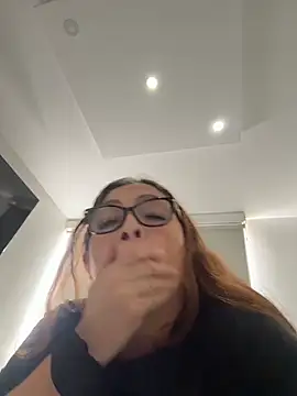 AntonellaAlondra4 online show from May 11, 2026, 2:45 pm