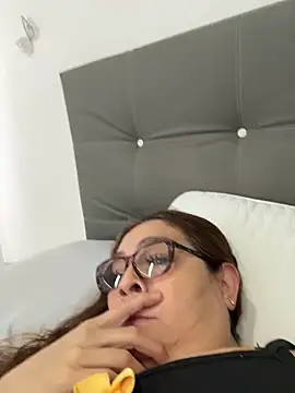 Snapshot of AntonellaAlondra4 chatting on March 30, 2026, 1:12 pm AntonellaAlondra4 online show from March 30, 2026, 1:12 pm