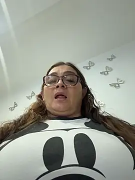 Snapshot of AntonellaAlondra4 chatting on March 11, 2026, 3:44 am AntonellaAlondra4 online show from March 11, 2026, 3:44 am